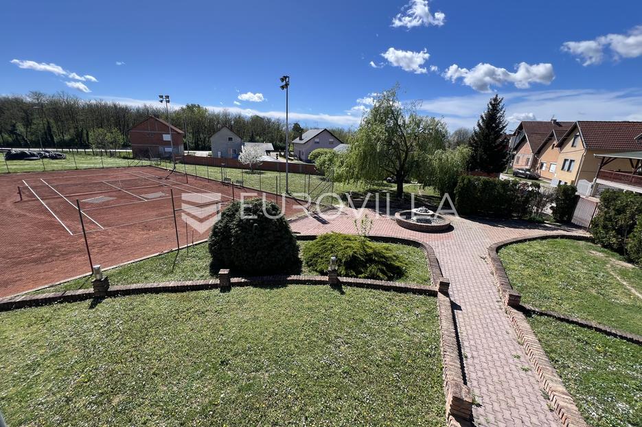 Lokal użytkowy Na sprzedaż -  Vukovar