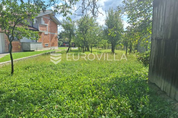 Zemljište na prodaju 1612 m² – Švarča