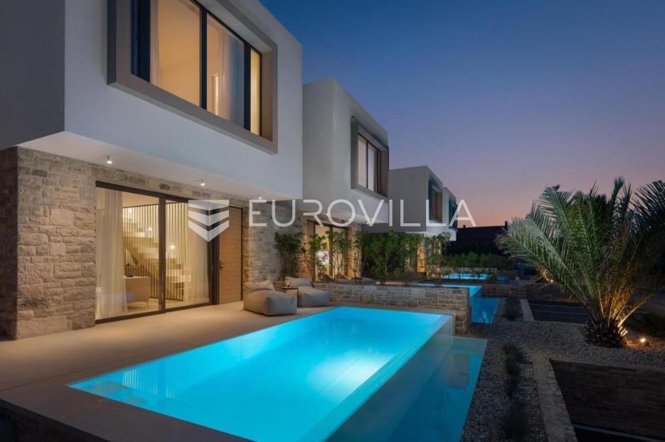 House For sale -  Tkon