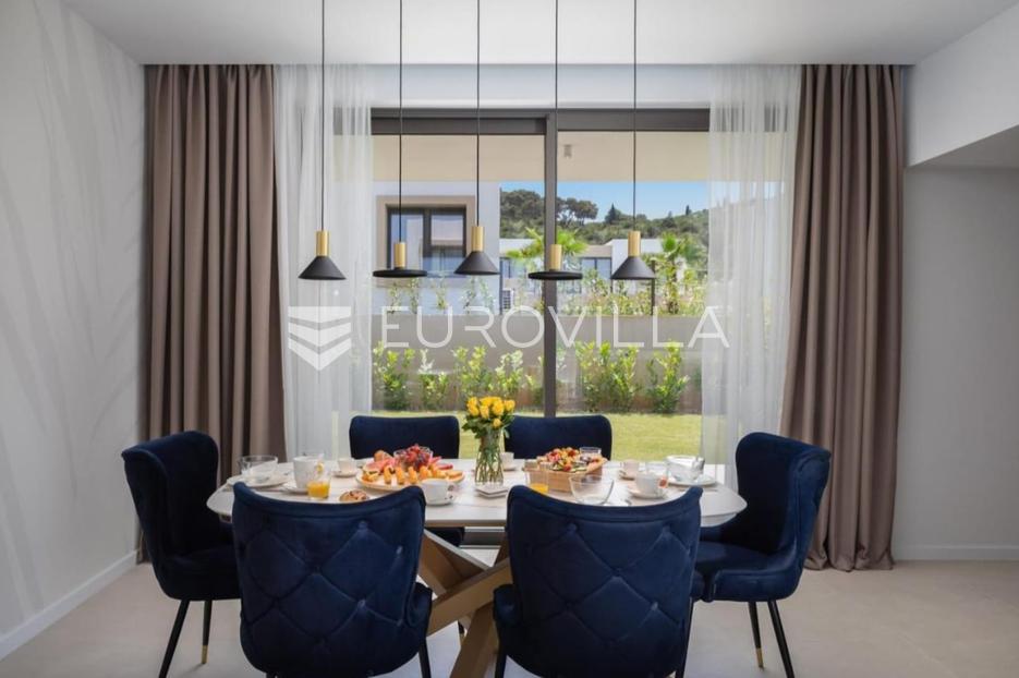 House For sale -  Tkon