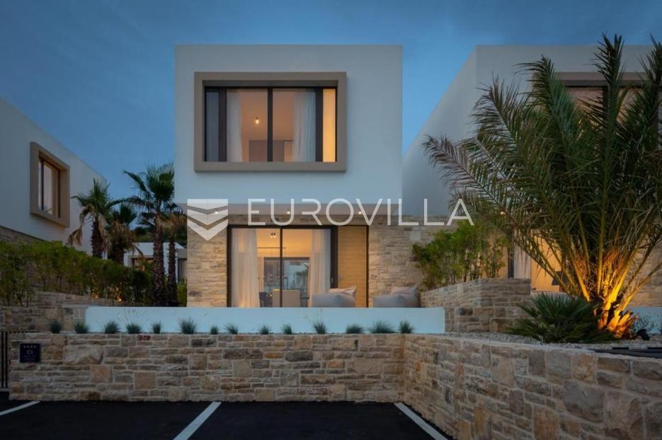 House For sale -  Tkon