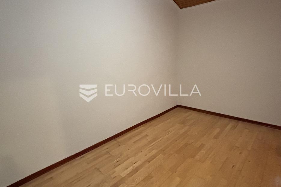 Dom Na sprzedaż -  Pula