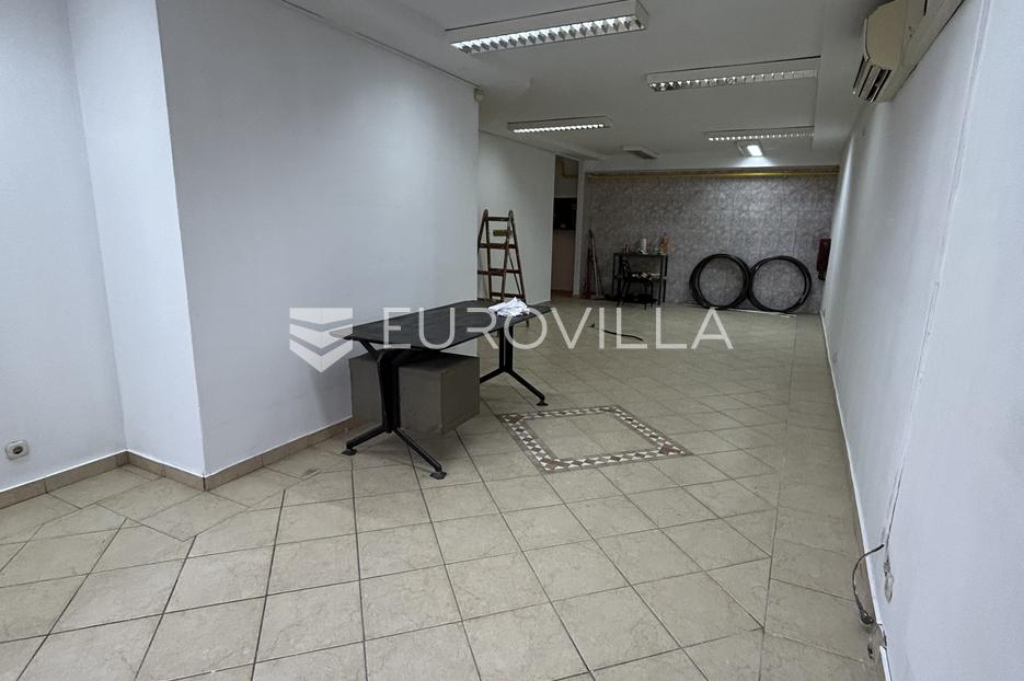 Commerciale In vendita -  Pula