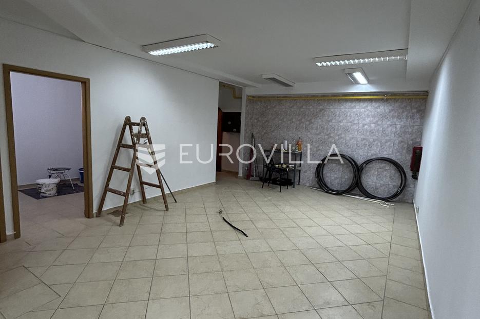 Commerciale In vendita -  Pula