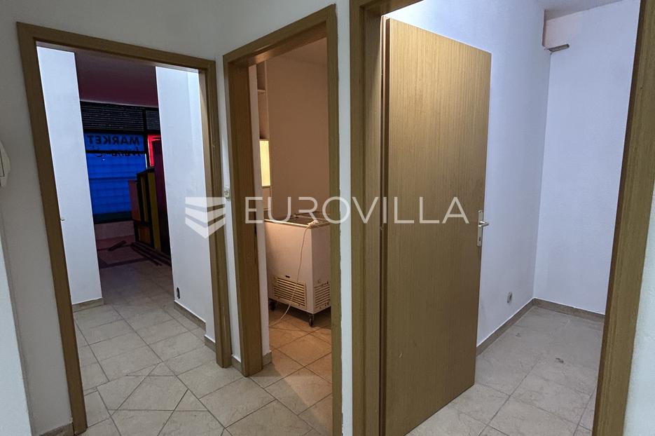 Commerciale In vendita -  Pula