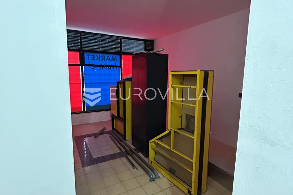 Commerciale In vendita -  Pula