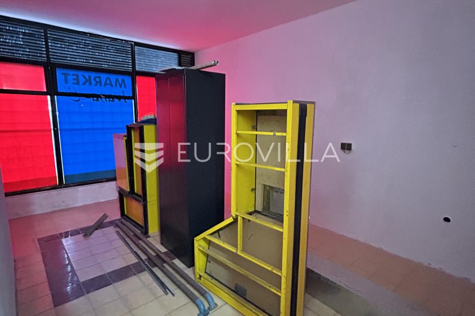 Commerciale In vendita -  Pula
