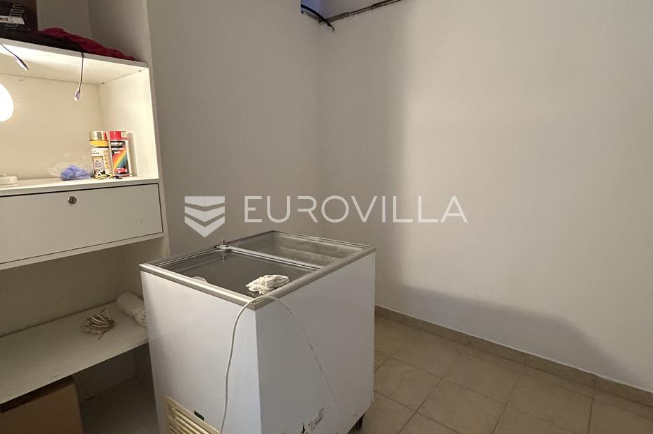 Commerciale In vendita -  Pula