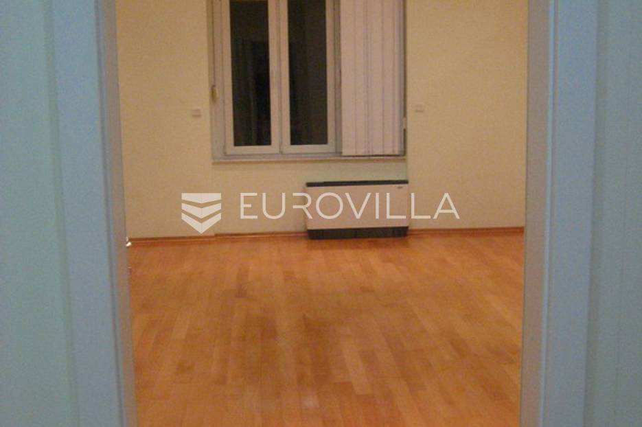 Poslovni prostor Na prodaju -  Donji Grad