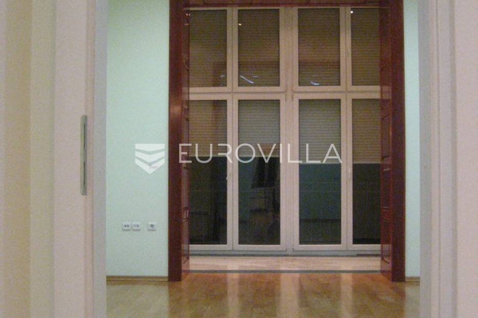 Poslovni prostor Na prodaju -  Donji Grad