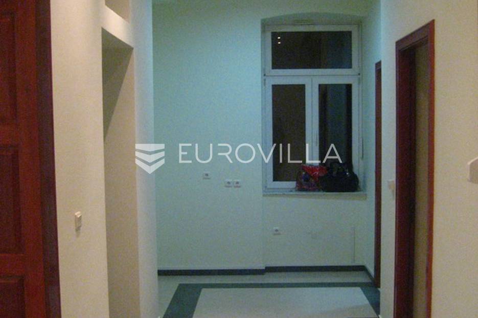 Poslovni prostor Na prodaju -  Donji Grad