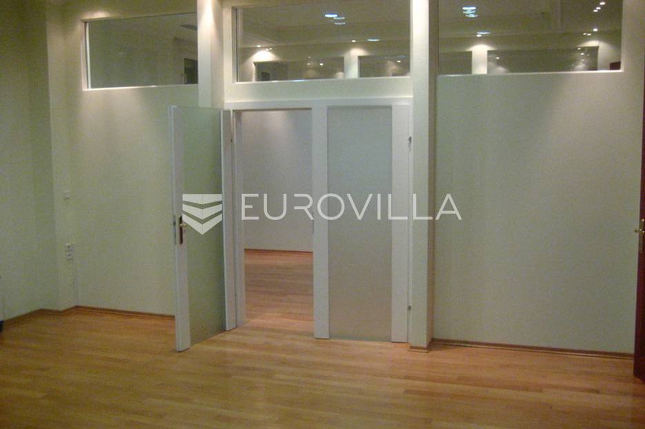 Poslovni prostor Na prodaju -  Donji Grad