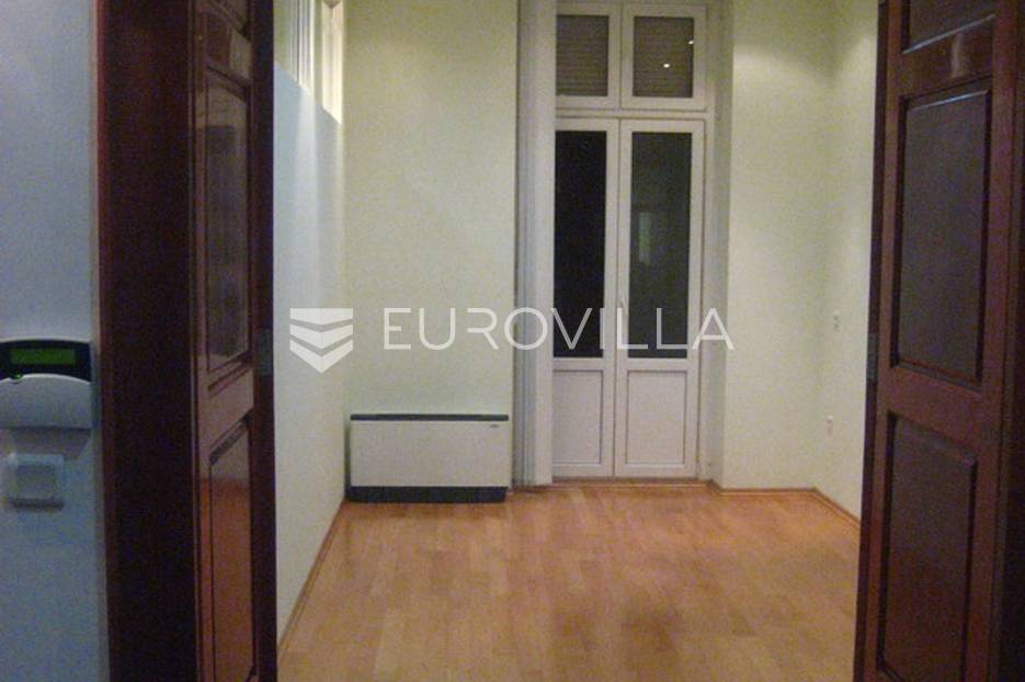 Poslovni prostor Na prodaju -  Donji Grad