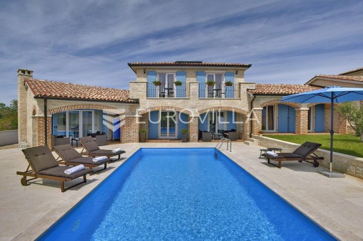 House for sale 400 m² – Medulin