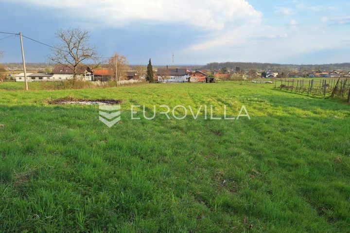 Pozemok na predaj 5330 m² – Draganić