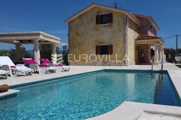 House for sale 550 m² – Tribulje