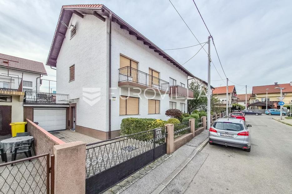 Haus Zu verkaufen - Grad Zagreb Gornja Dubrava