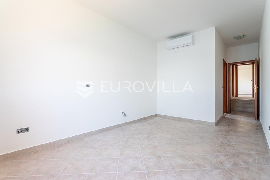 Flat For sale - Splitsko-dalmatinska Marina