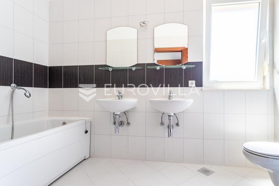 Flat For sale - Splitsko-dalmatinska Marina
