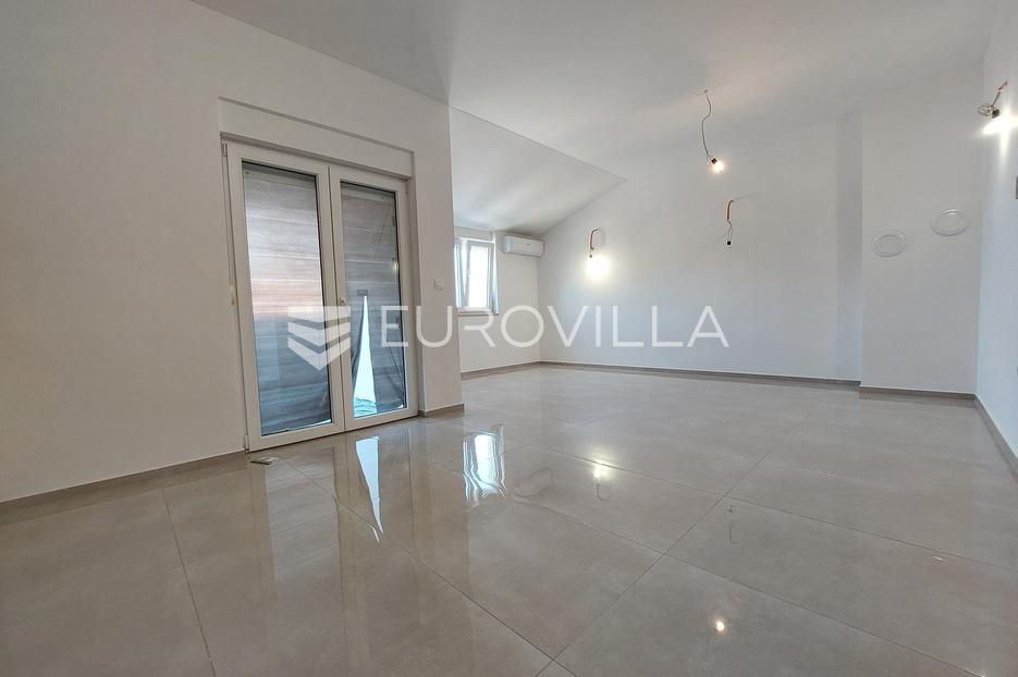 House For sale -  Ližnjan