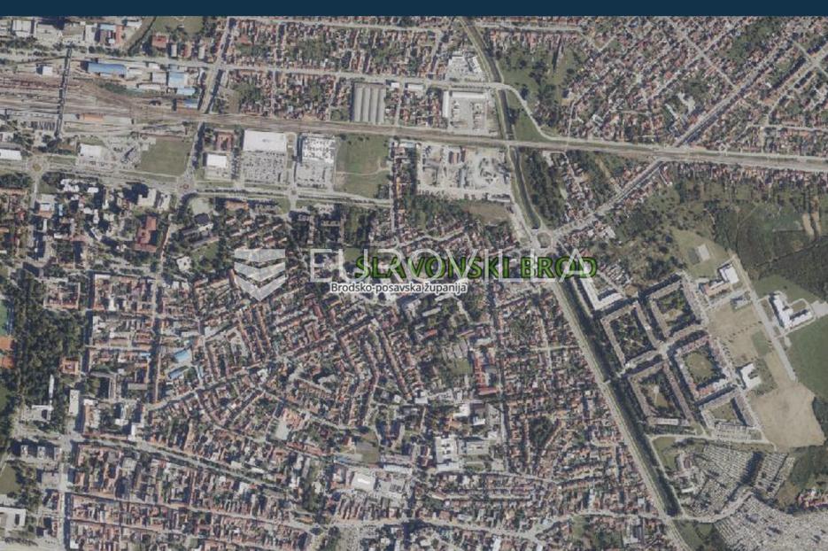 Pozemok Na predaj Mali Pariz