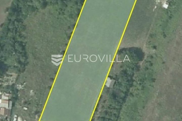 Terrain à vendre 3222 m² – Lučko