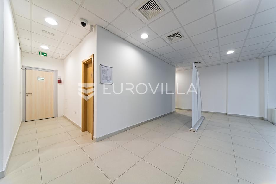 Commerciale In vendita -  Osijek