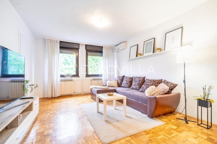 Appartement à louer 60 m² – Malešnica