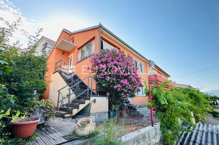 Kuća na prodaju 200 m² – Senj