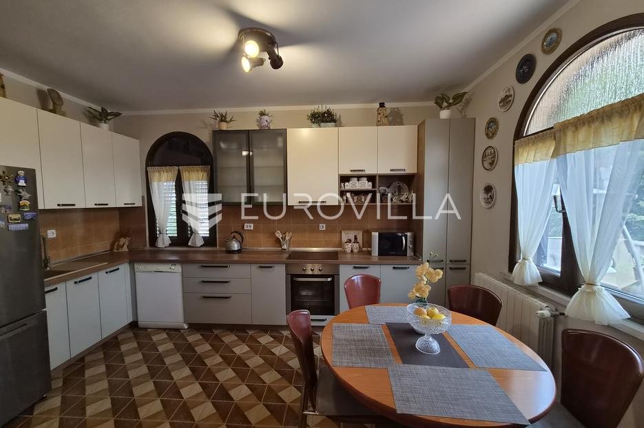 Dom Na predaj - Splitsko-dalmatinska Supetar
