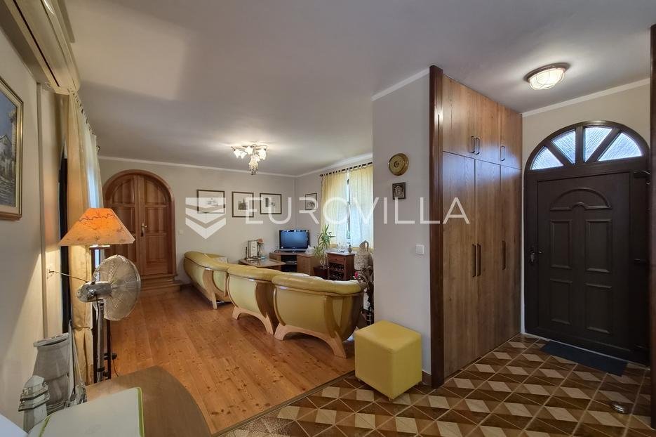 Dom Na predaj - Splitsko-dalmatinska Supetar