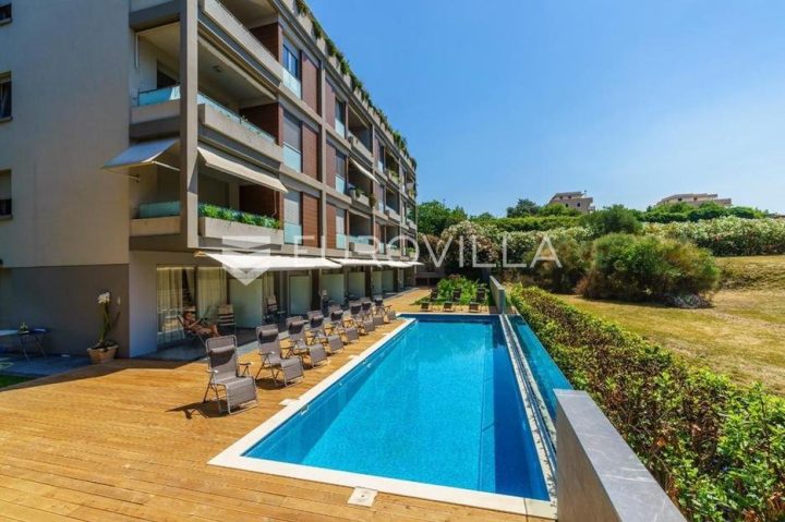 Casa in vendita 524 m² – Žnjan