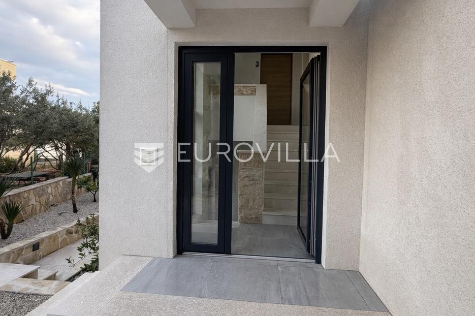 Kuća Na prodaju -  Šolta
