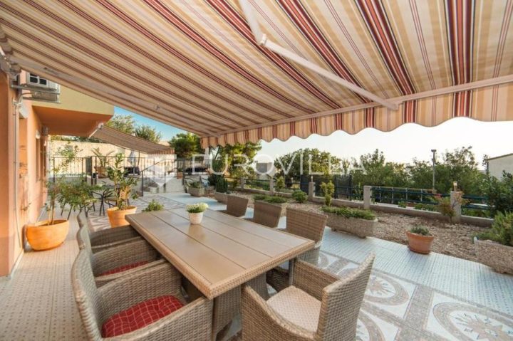 Haus Zu verkaufen - Splitsko-dalmatinska Makarska - foto 3/23