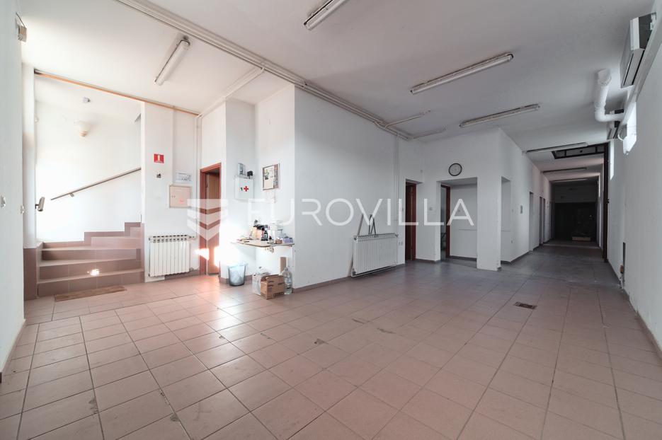 Lokal użytkowy Na sprzedaż Retfala