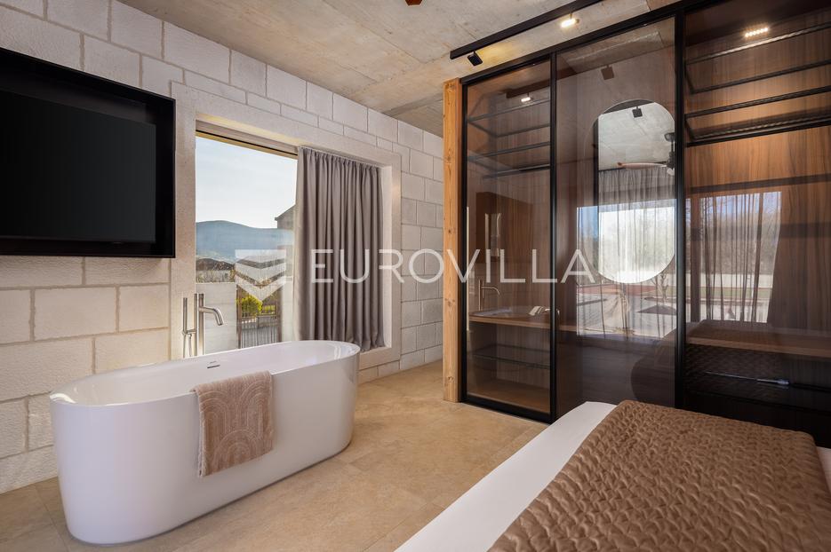 Casa In vendita - Splitsko-dalmatinska Dicmo