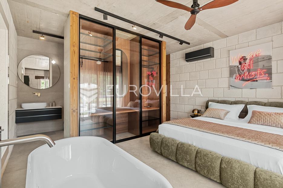 Casa In vendita - Splitsko-dalmatinska Dicmo