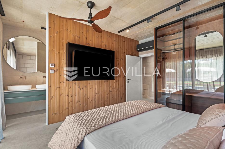 Casa In vendita - Splitsko-dalmatinska Dicmo