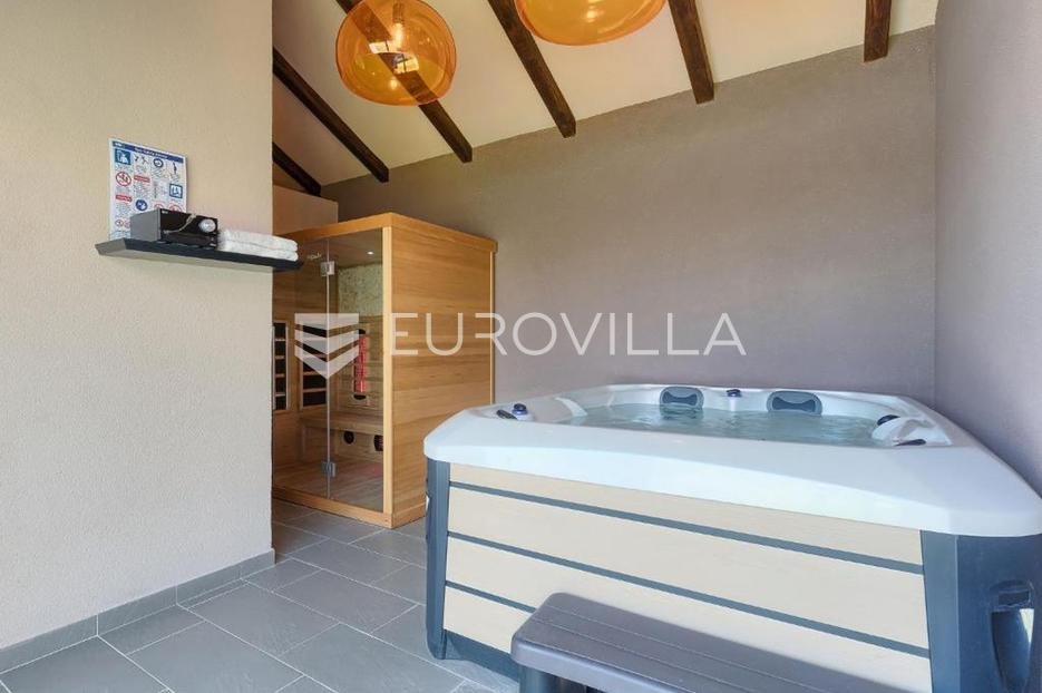 House For sale - Istarska Ližnjan