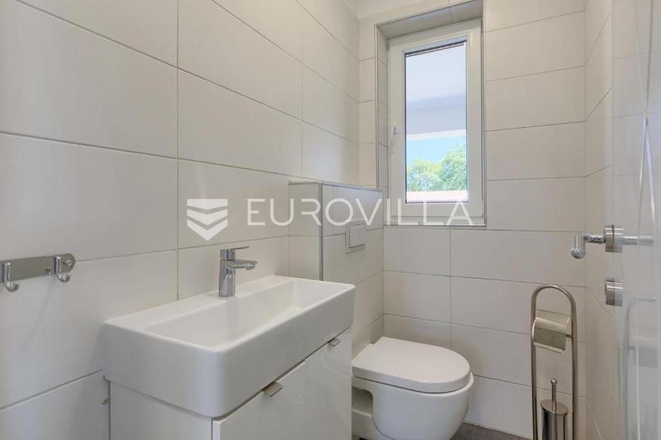 House For sale - Istarska Ližnjan