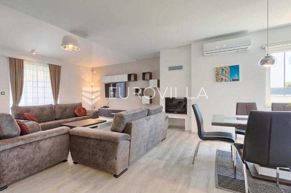 House For sale - Istarska Ližnjan