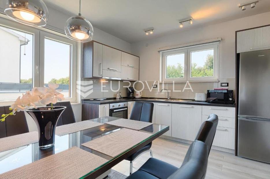 House For sale - Istarska Ližnjan