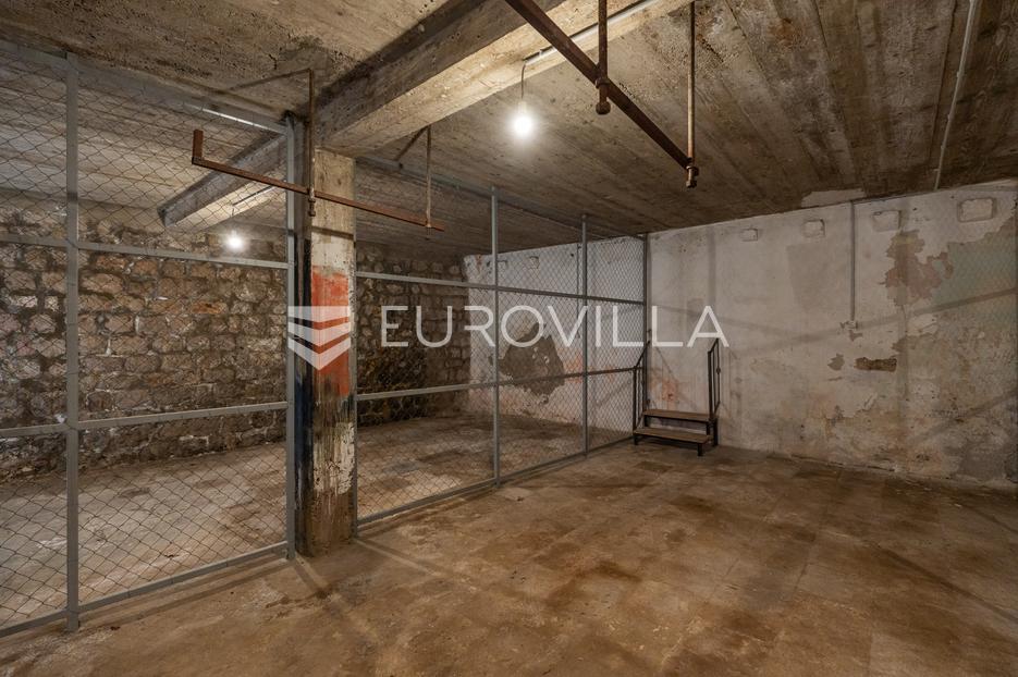 Poslovni prostor Na prodaju -  Dubrovnik