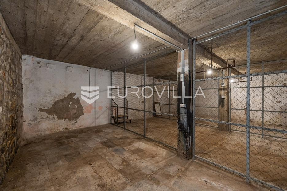 Poslovni prostor Na prodaju -  Dubrovnik