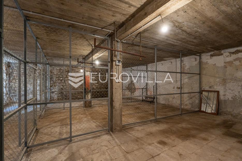 Poslovni prostor Na prodaju -  Dubrovnik