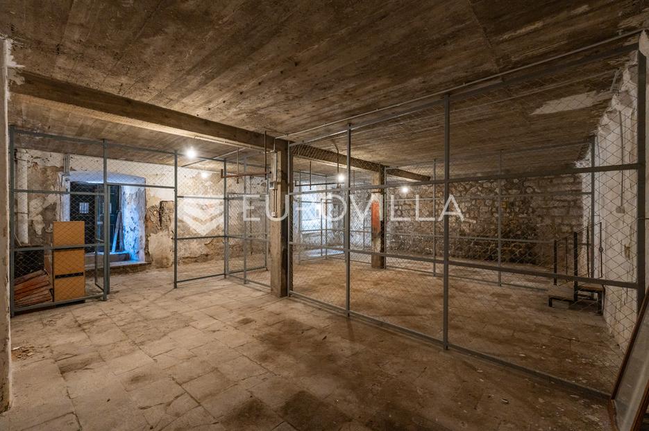 Poslovni prostor Na prodaju -  Dubrovnik