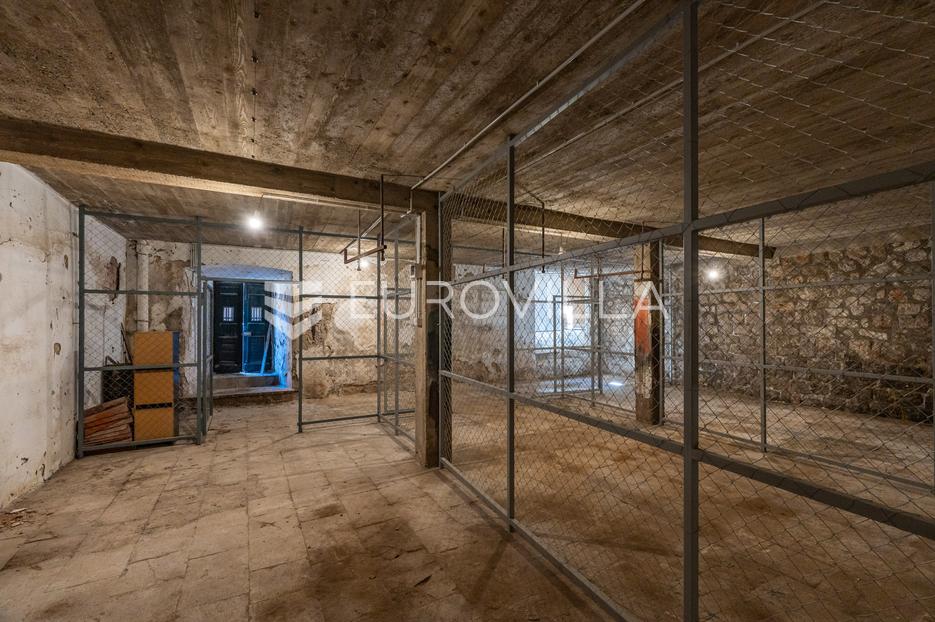Poslovni prostor Na prodaju -  Dubrovnik