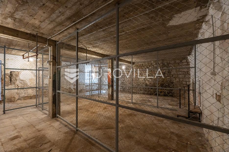 Poslovni prostor Na prodaju -  Dubrovnik