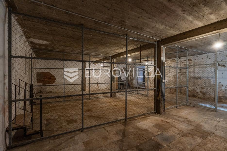 Poslovni prostor Na prodaju -  Dubrovnik