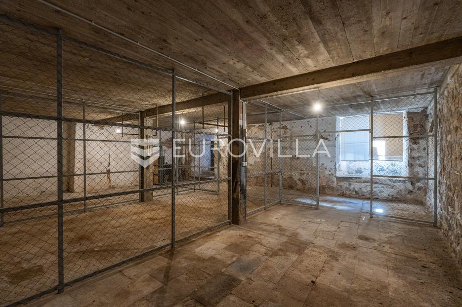 Poslovni prostor Na prodaju -  Dubrovnik